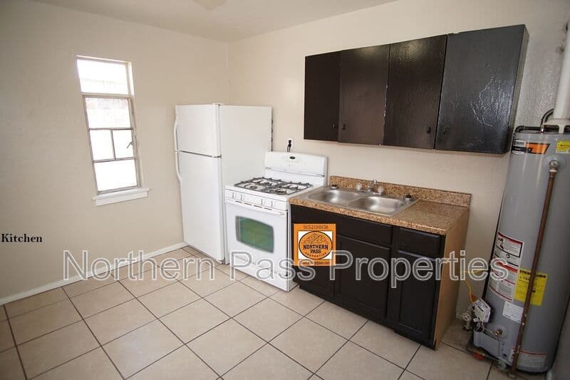 El Paso Condo: 1226 Huckleberry St