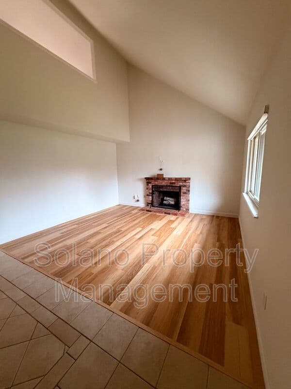 Dixon House: 950 Pembroke Way