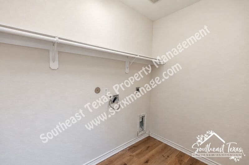 Beaumont House: 3670 Saint Helena Street