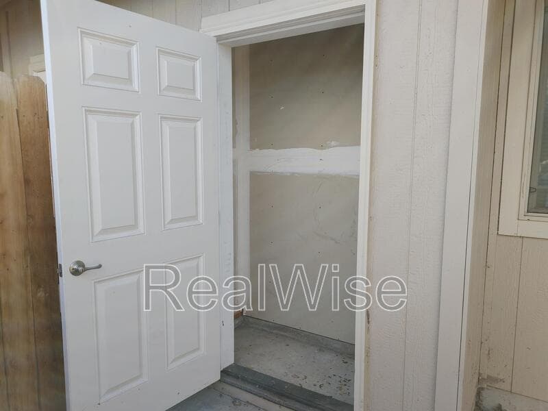 Redmond Townhome: 2250 SW 21st St