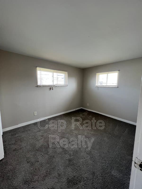 Columbus House: 3632 Cushing Dr