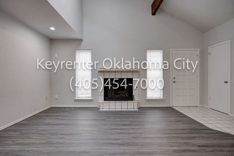 Norman Condo: 102 Harvard Rd