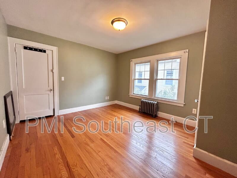 New London Condo: 25 Rogers St