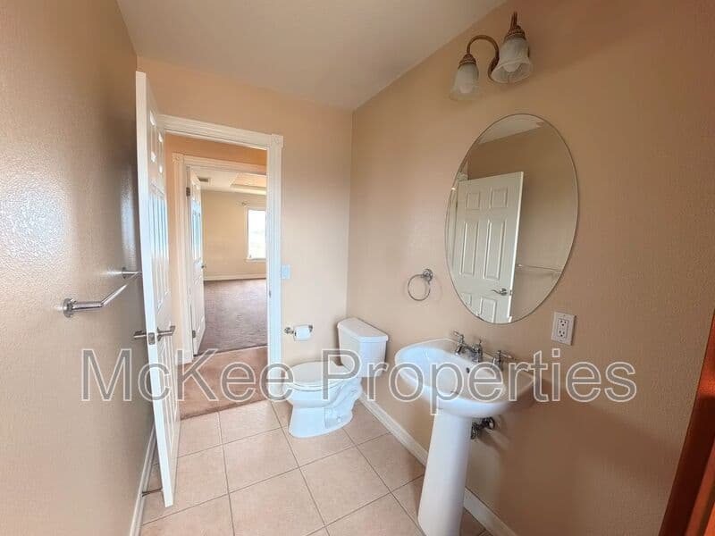 Imperial Beach House: 525 12th Street