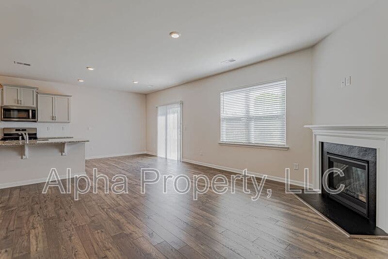 Greer House: 52 Oak Edge Lane