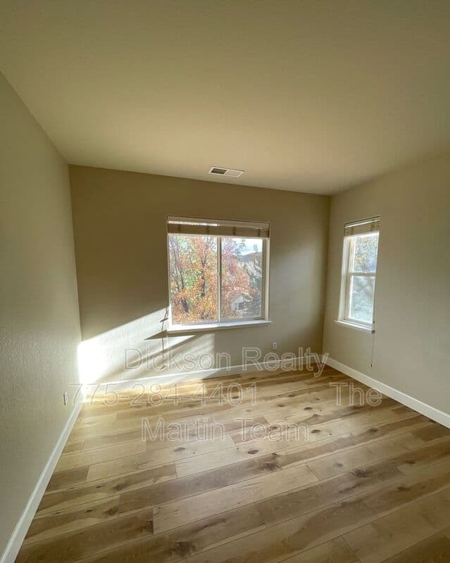 Reno House: 1850 Sun Shadow Court