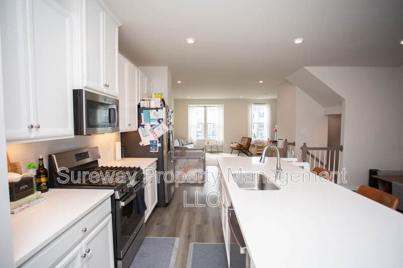Pennsauken Townhome: 52 Hamilton Ct