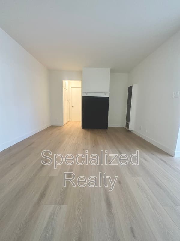 Van Nuys Condo: 14718 Sylvan Street