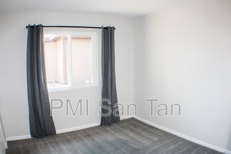 Tempe Condo: 821 South Casitas Drive