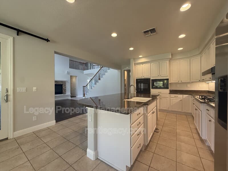 Roseville House: 8843 Latigo Court