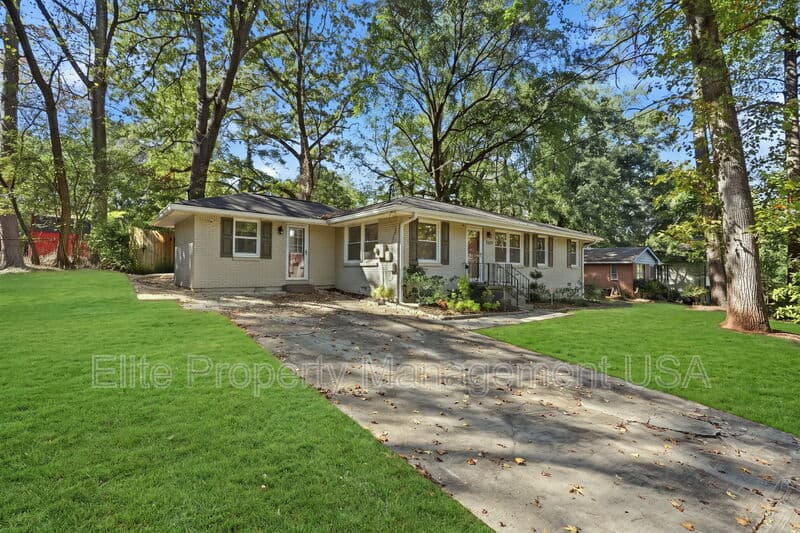 Decatur House: 1395 Dennis Drive