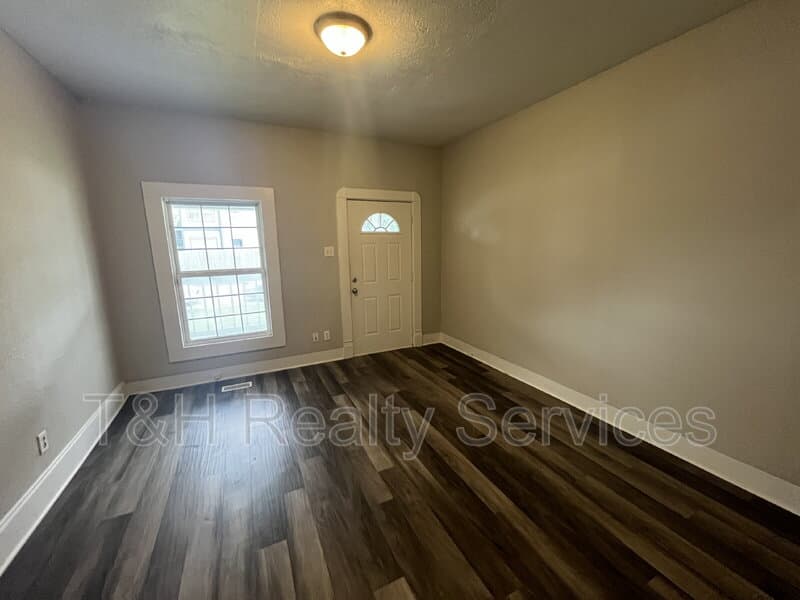 Indianapolis Condo: 2114 Woodlawn Avenue