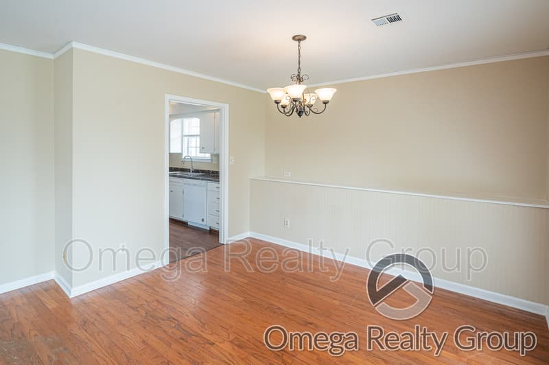 Montgomery House: 3117 Brentwood Dr