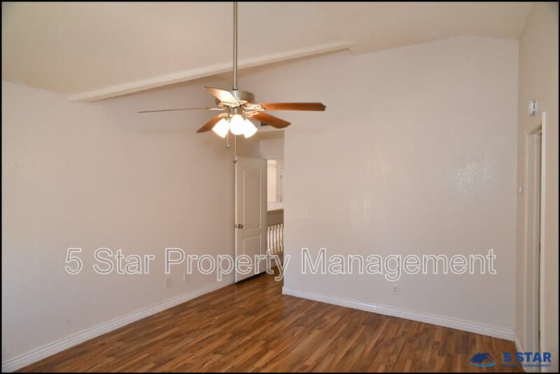 El Paso House: 12062 Ben Proctor Dr