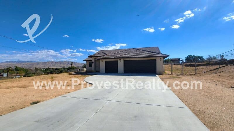 Hesperia House: 17907 Birch St