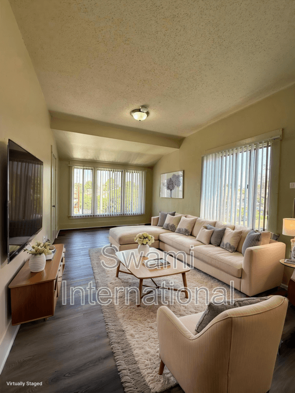 Los Angeles House: 1128 3/4 E. 49th St.