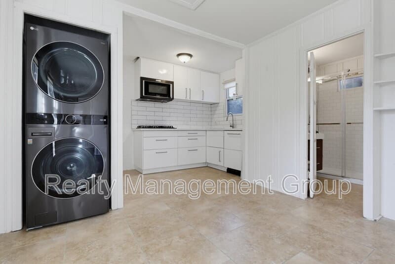San Diego Condo: 4469 Cleveland Avenue
