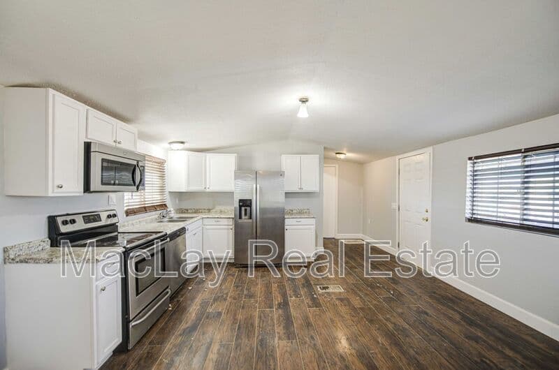 Florence House: 20968 E Florence Kelvin Hwy
