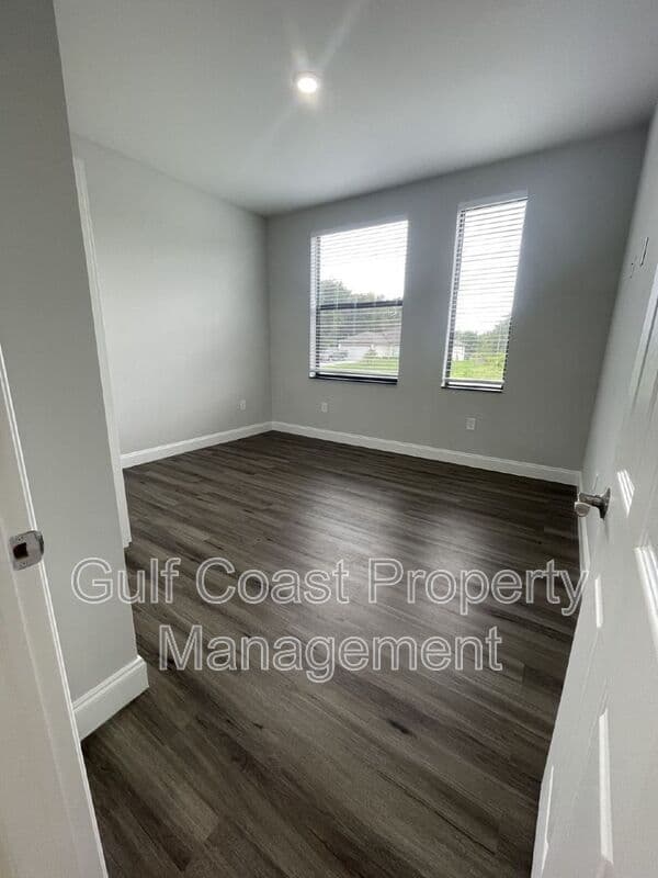 Lehigh Acres House: 662 Windermere Drive