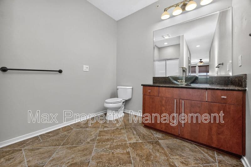 West Des Moines Condo: 640 S 50th St