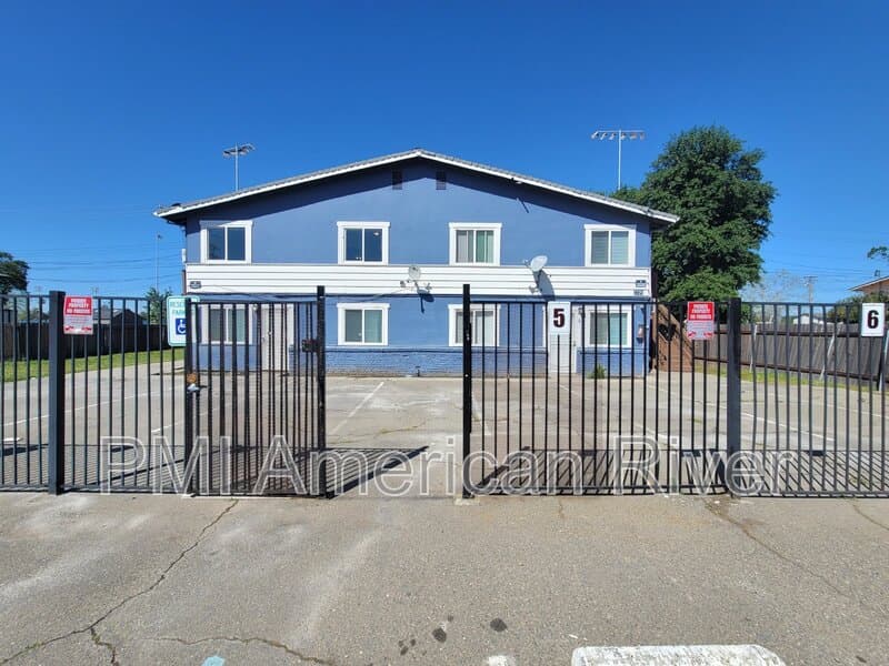 Sacramento Condo: 3729 Balsam Street