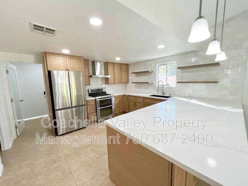 Palm Springs House: 372 W Dominguez Rd