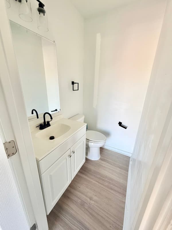 Chester Townhome: 15241 Broadwater circle