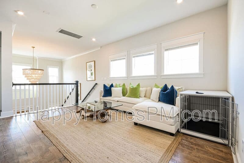 Mount Pleasant House: 2242 Tillage Street