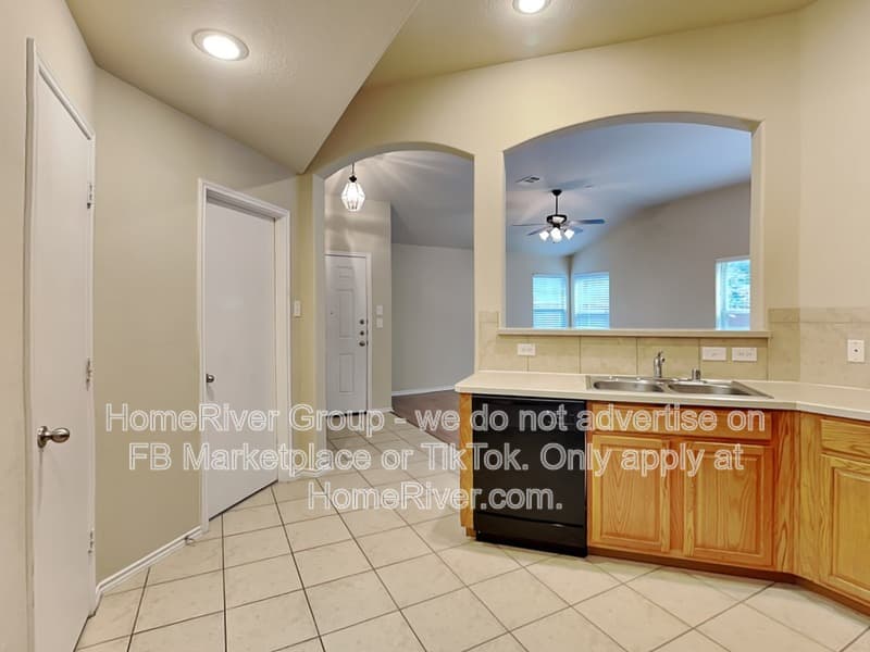 Allen Townhome: 1127 Sophia St