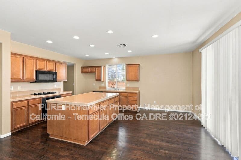 Menifee House: 29778 Cheshire Court