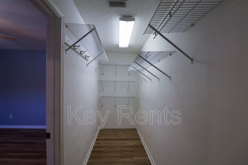 Pensacola House: 7018 Forshalee St