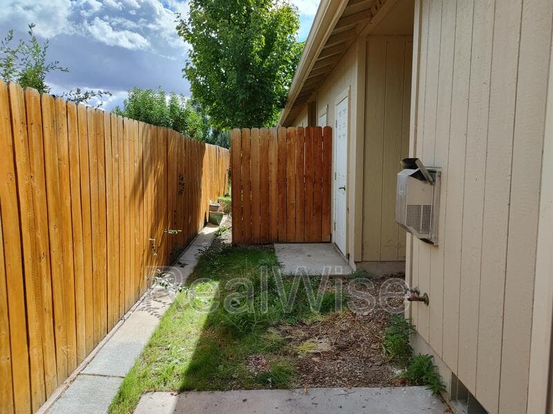 Redmond Townhome: 2250 SW 21st St