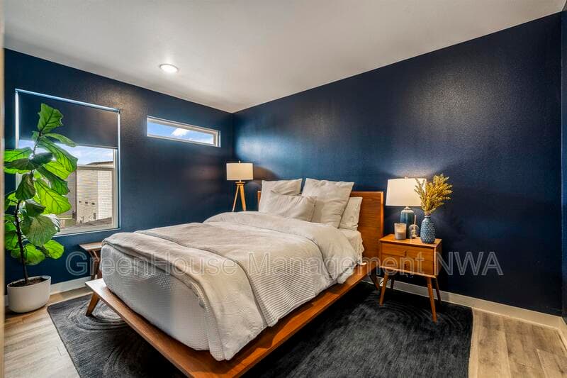 Bentonville House: 1041 Ventnor Ave