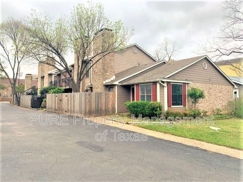 Austin House: 2907 Pearl St