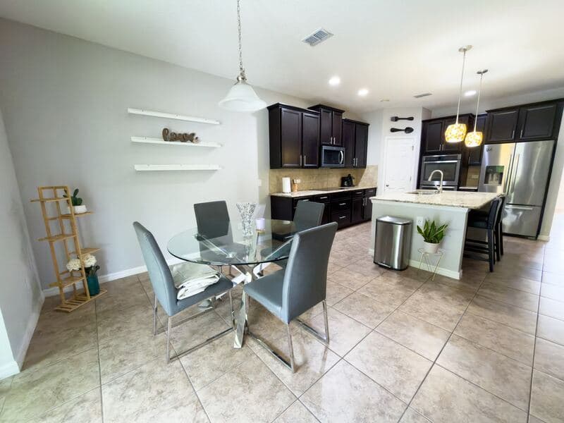 Orlando House: 14823 Golden Sunburst Avenue