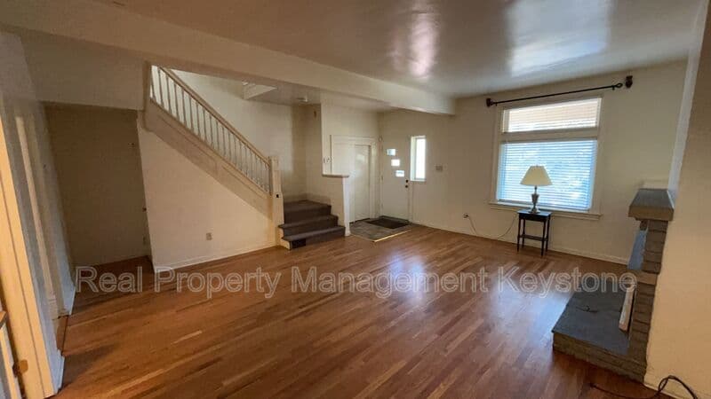 Pittsburgh House: 1122 Greenfield Avenue