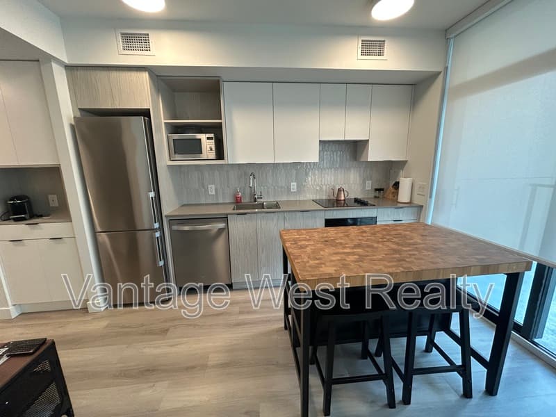 Kelowna Condo: 1901-1488 Bertram St