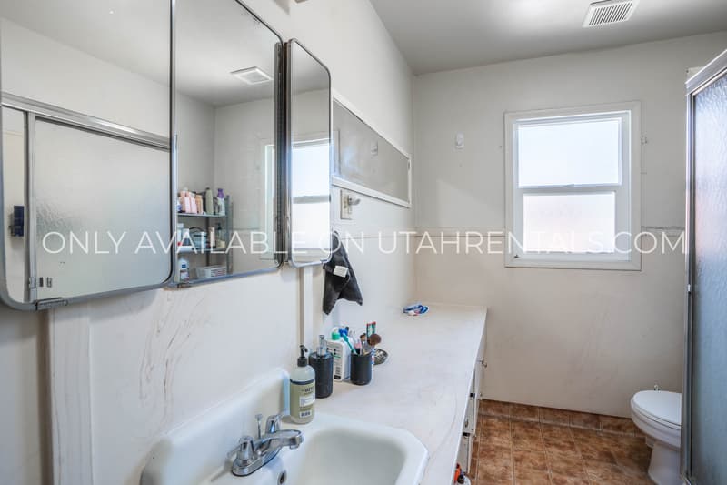 Provo House: 545 E 400 N