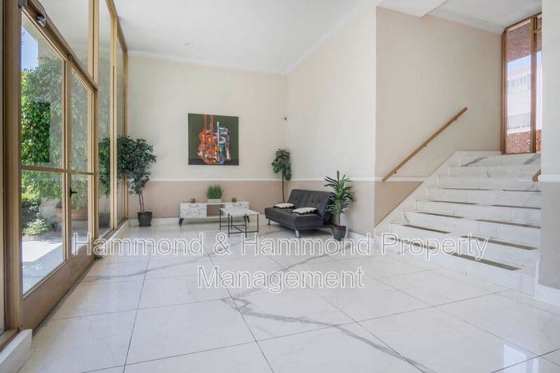 Sherman Oaks Condo: 12955 Riverside Dr.