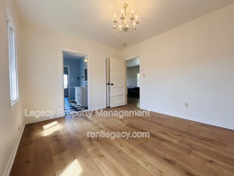 Crockett House: 653 Alhambra Street
