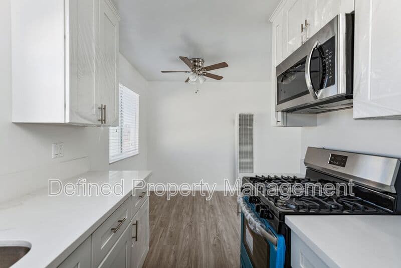 Los Angeles Ca 90019 Condo: 1408 S. St Andrews Place