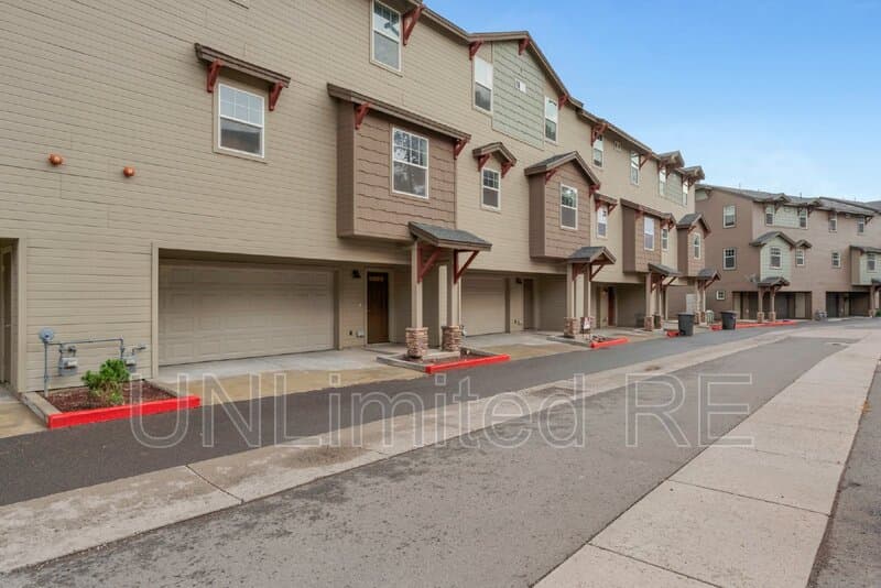 Flagstaff Townhome: 2443 West Pikes Peak Drive