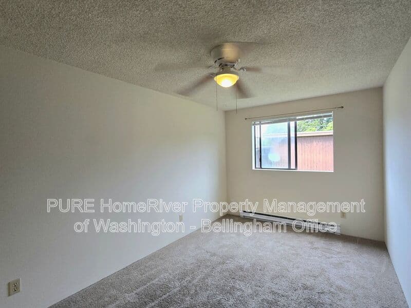 Ferndale House: 5084 LaBounty Drive