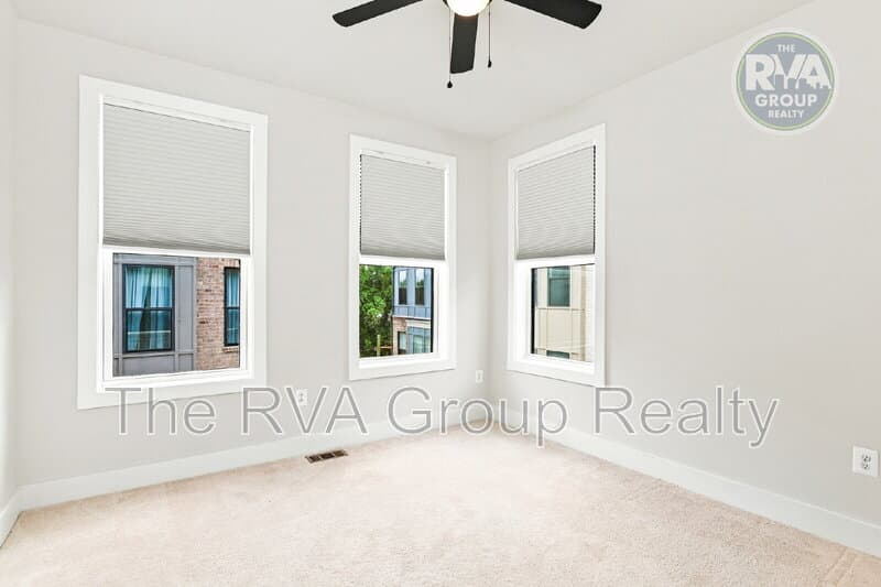 Richmond Condo: 1552 Moore Street