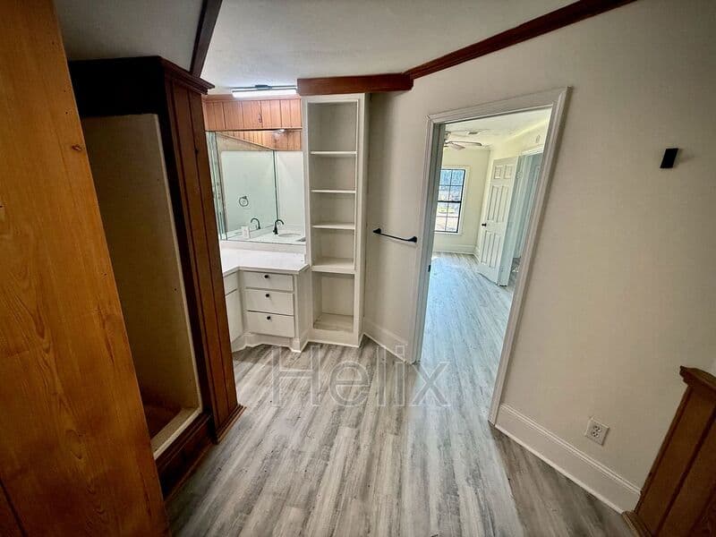 Madison House: 102 Channel Ln