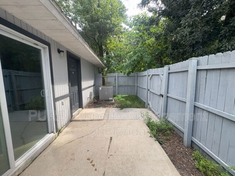 Ocala House: 2040 SE 40th St Rd 1-4