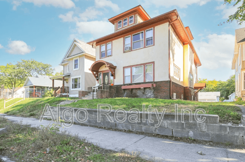 Minneapolis Condo: 2646 Dupont Avenue North - 1