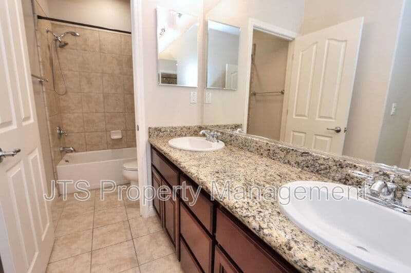 Sacramento House: 5424 Washoe Street