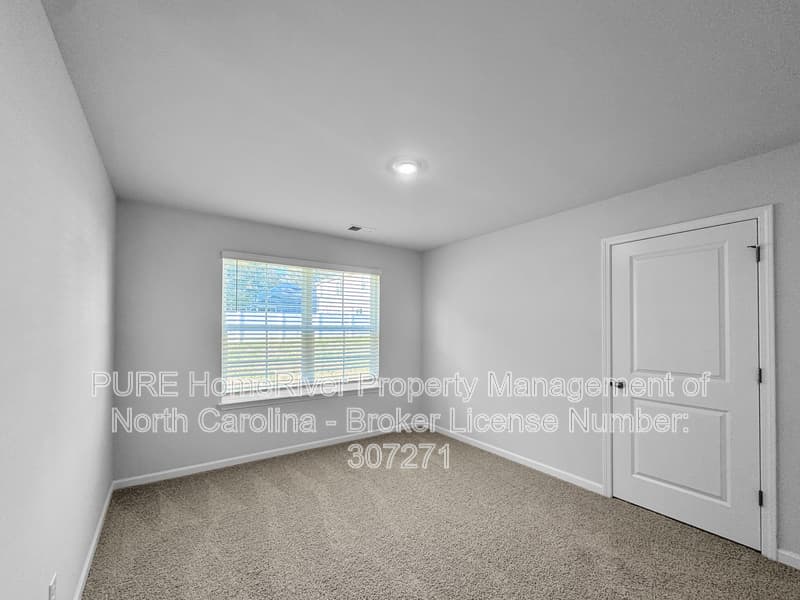 Winston Salem House: 4716 Mount Hope Dr
