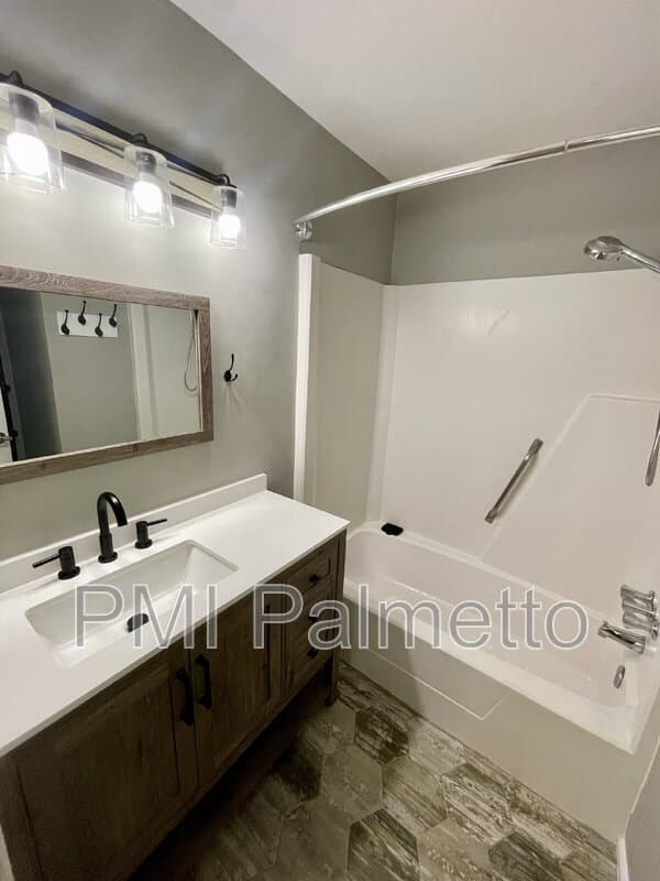 Columbia Condo: 2A Cutlers Court